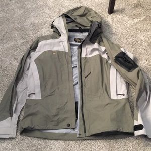 Mountain hardwear coat